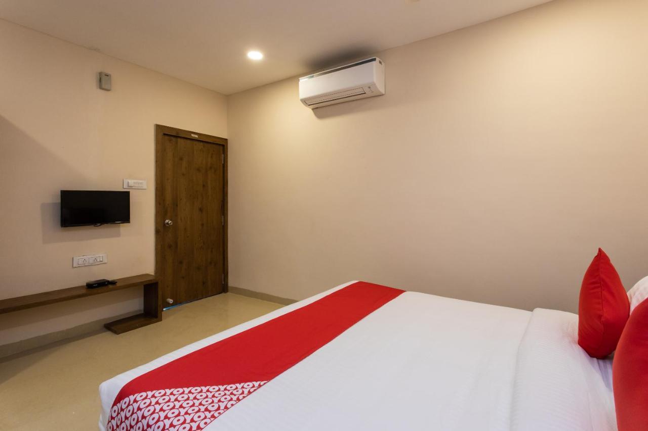 Oyo 75956 Hotel Grand Rourkela Екстериор снимка