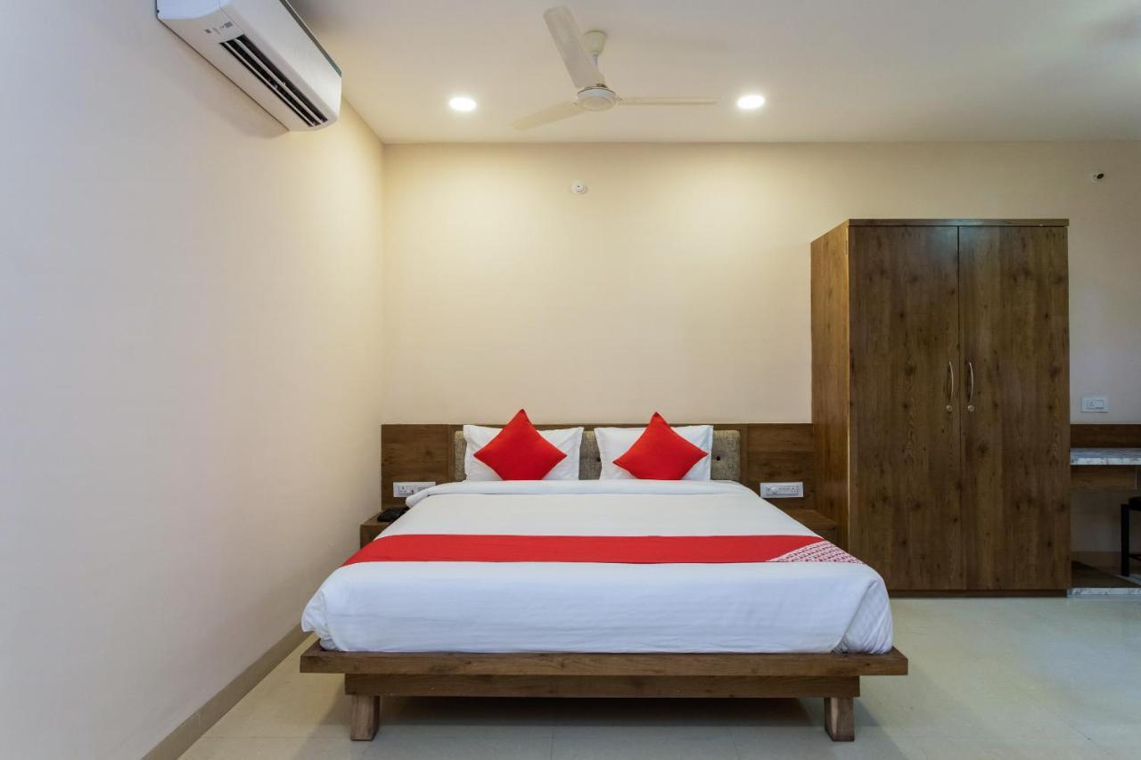 Oyo 75956 Hotel Grand Rourkela Екстериор снимка