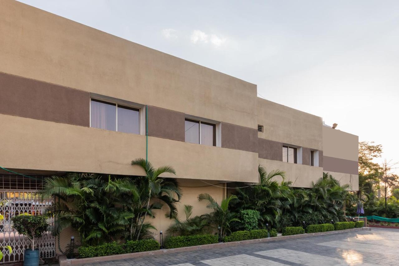 Oyo 75956 Hotel Grand Rourkela Екстериор снимка