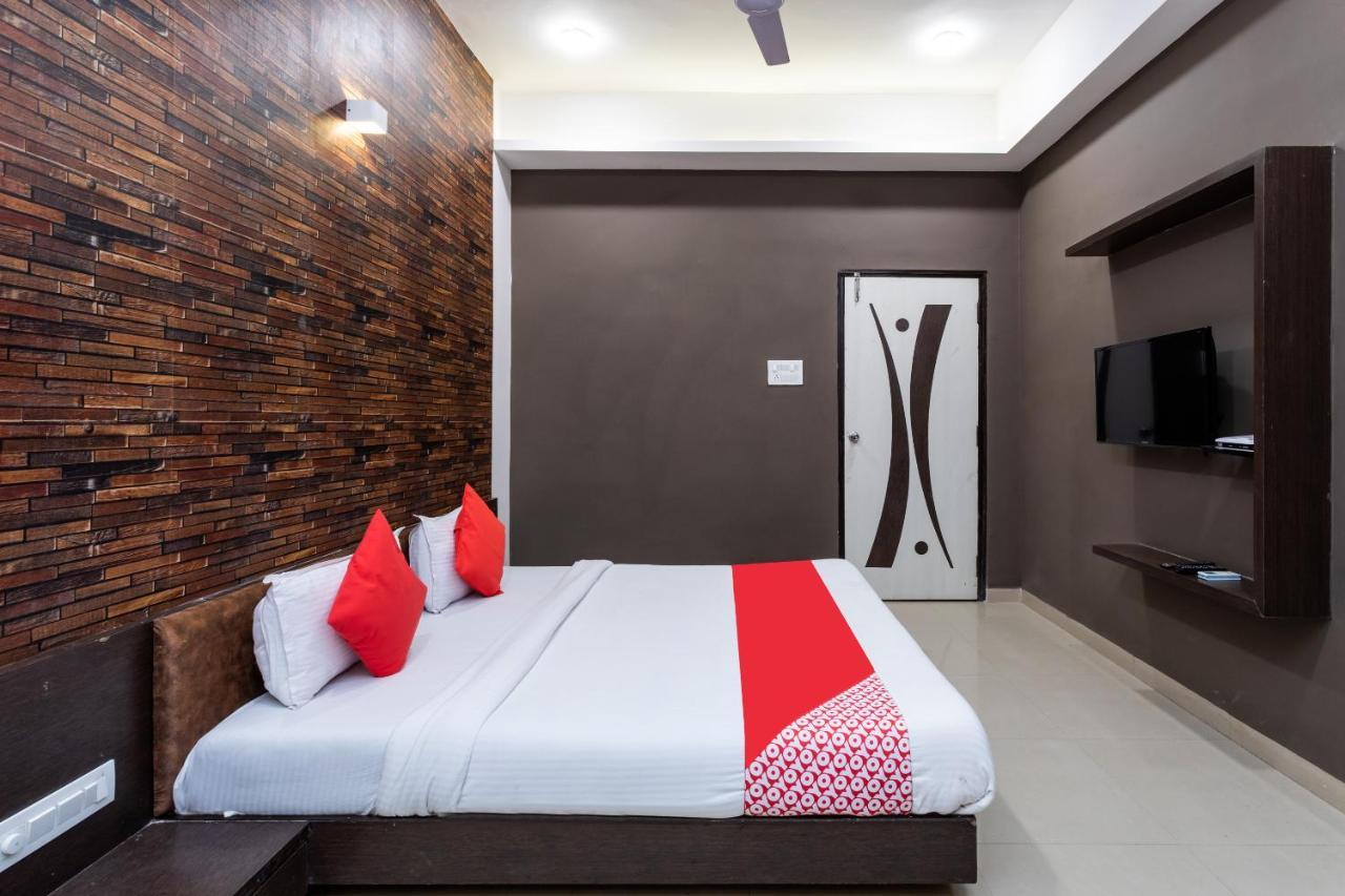 Oyo 75956 Hotel Grand Rourkela Екстериор снимка