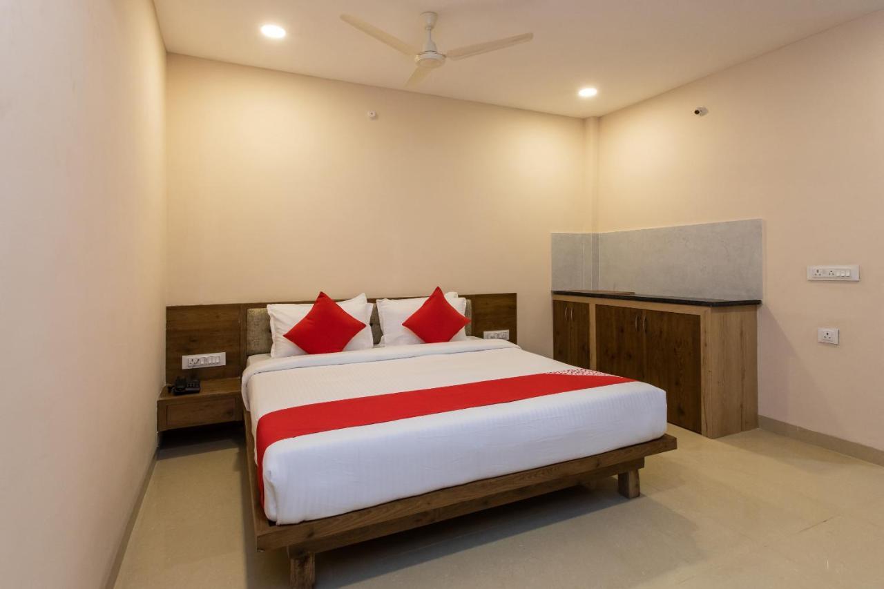 Oyo 75956 Hotel Grand Rourkela Екстериор снимка