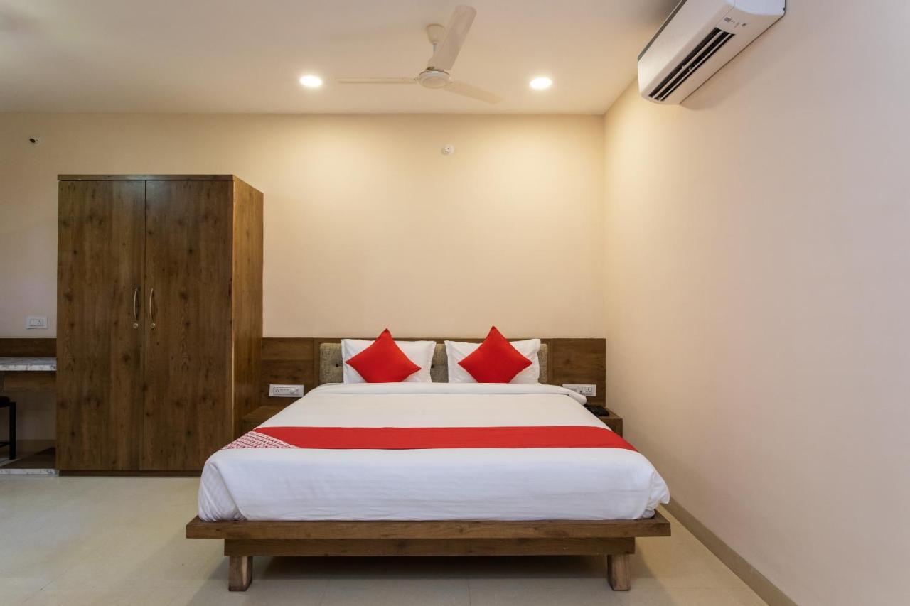 Oyo 75956 Hotel Grand Rourkela Екстериор снимка